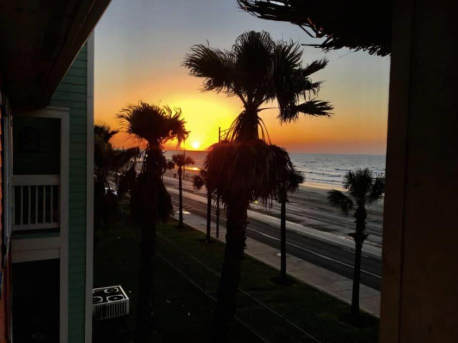 Apartamento Oceanfront At The Dawns Galveston Exterior foto