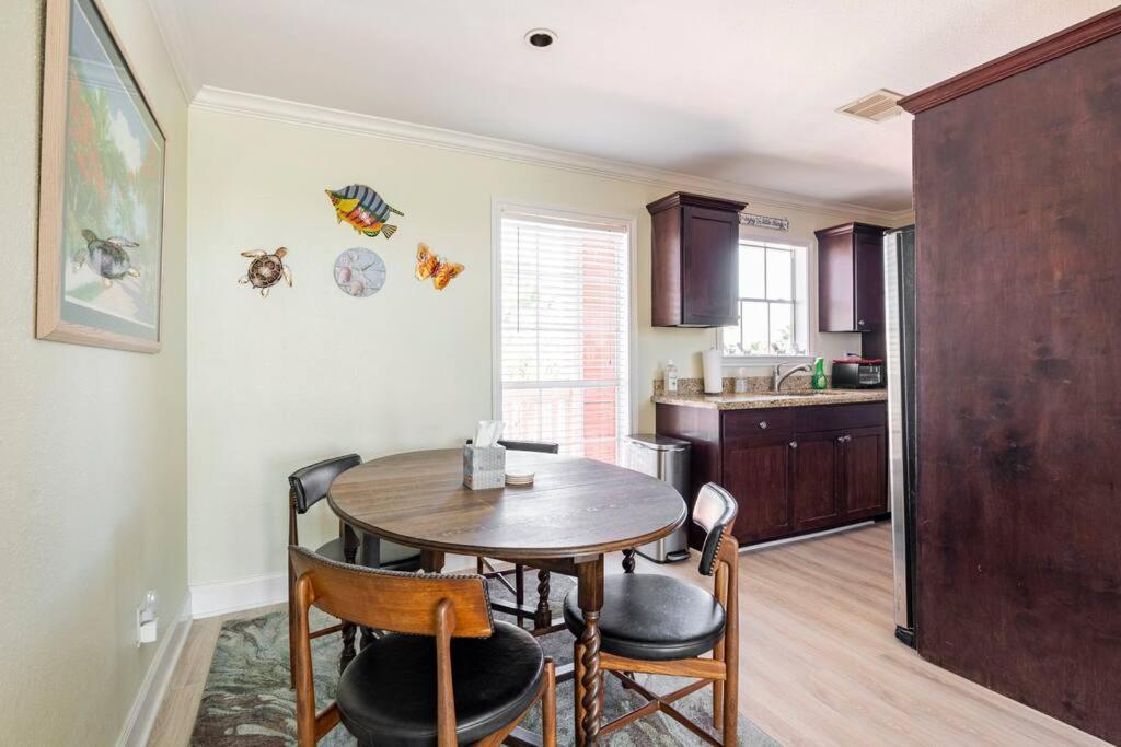 Apartamento Oceanfront At The Dawns Galveston Exterior foto