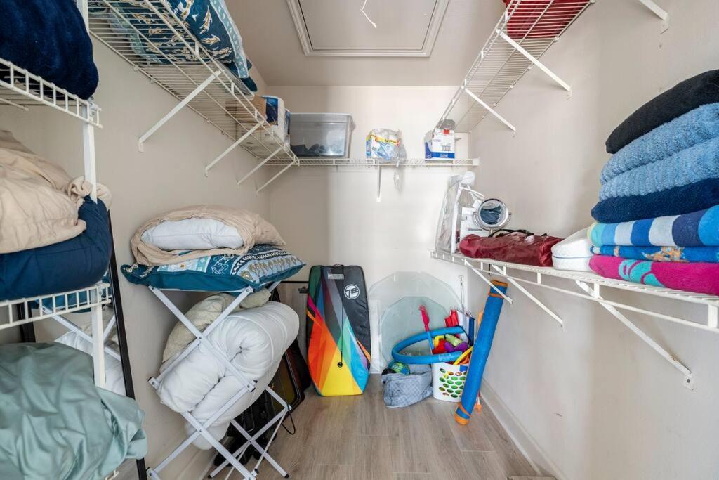Apartamento Oceanfront At The Dawns Galveston Exterior foto